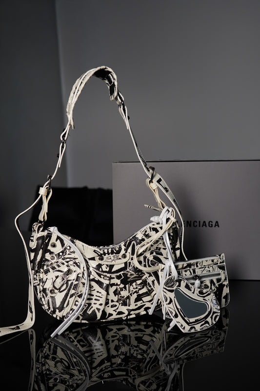Balenciaga Le Cagole