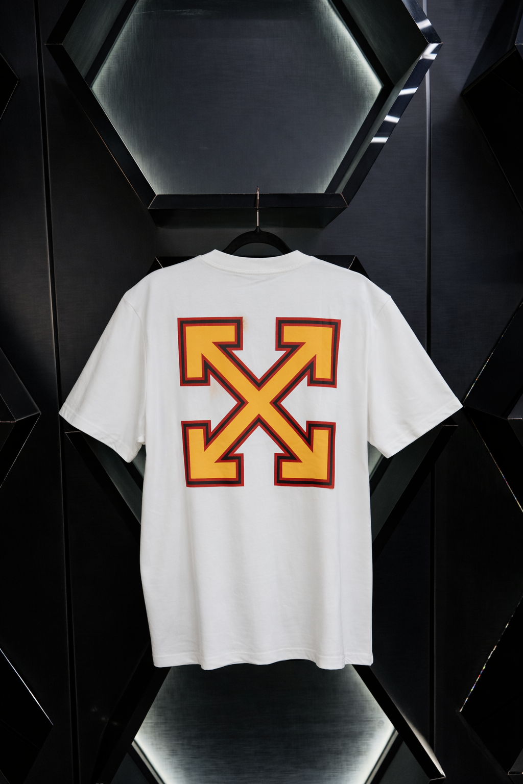 Remera Off-White Flecha