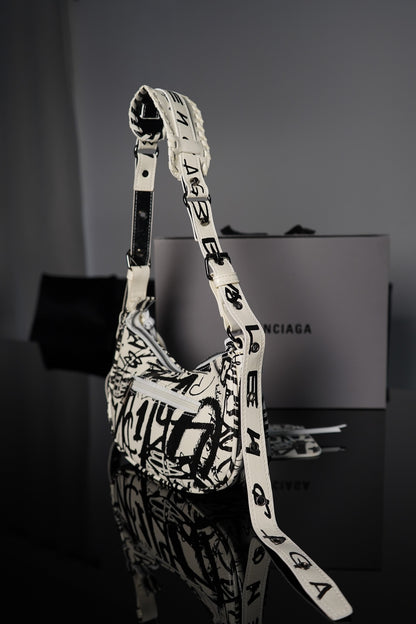 Balenciaga Le Cagole
